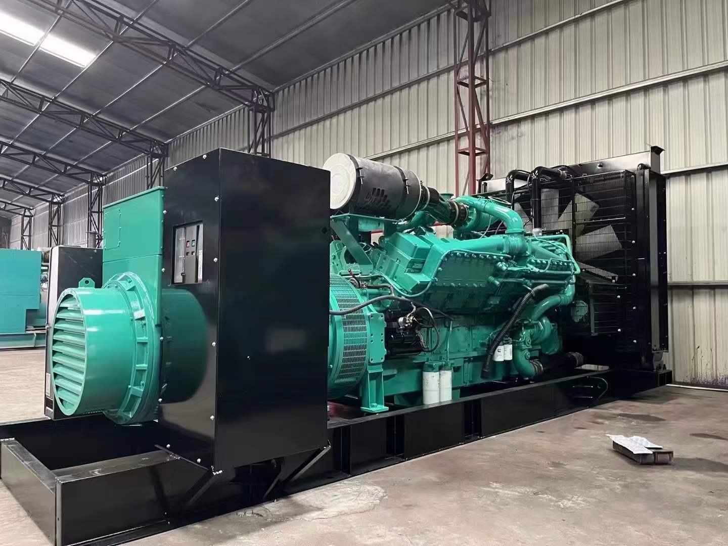 五湖渔场如何降低 800kW 柴油发电机输出电流的波动？